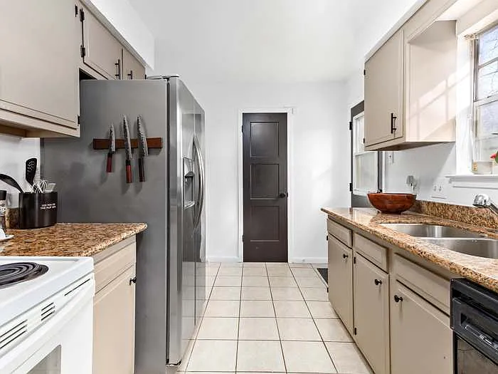 4150 Crow Rd #16 — Photo 7