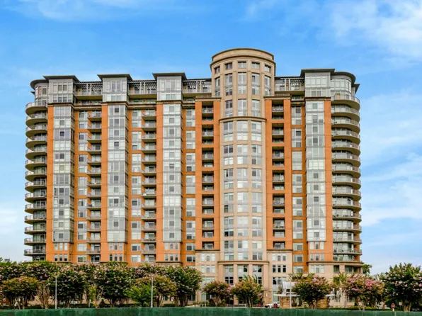 8220 Crestwood Heights Dr APT 412, Mc Lean, VA 22102