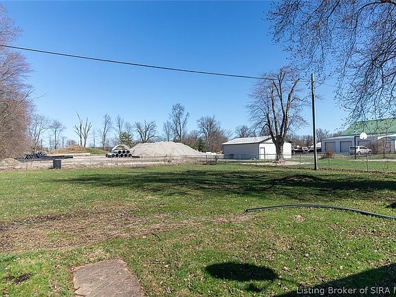 4th image of 342 W Lagrange Road