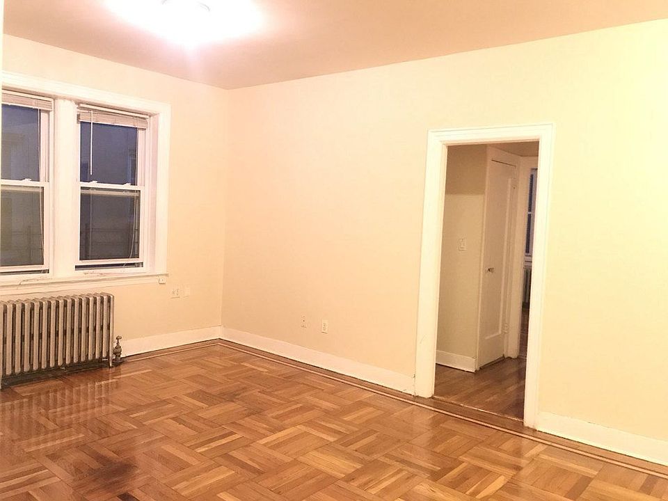 1st image of 4748 43rd St APT 3R