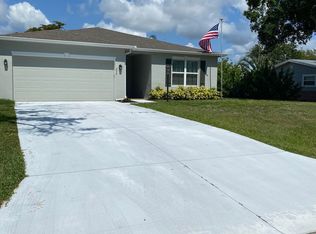 438 Pine St, Sebastian, FL 32958