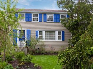 32 Middle St, Lexington, MA 02421