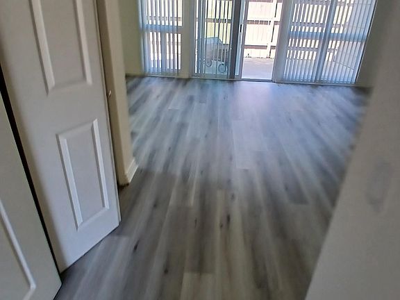As you enter into 863 flooring hardwood throughout !