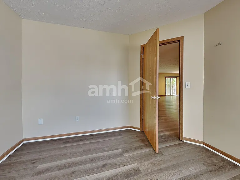 1344 Crescent Ct — Photo 11