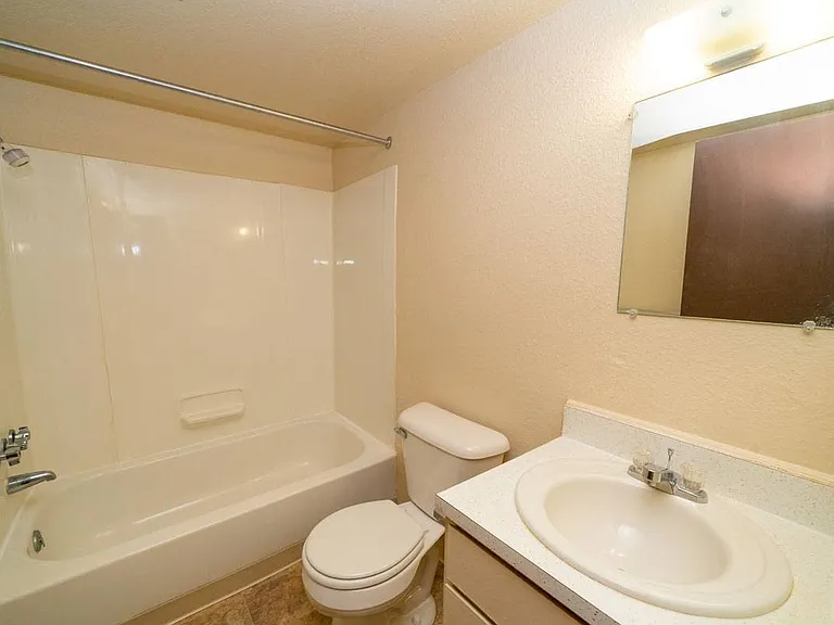 Waverly Park Apartments — Photo 22