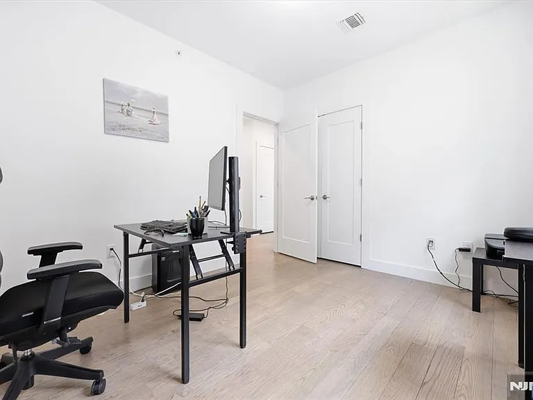 30 Lafayette Ave — Photo 24