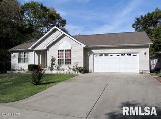 11230 E Hutchinson Rd, Mount Vernon, IL 62864