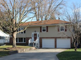 3331 W Ridge Dr, Waterloo, IA 50701