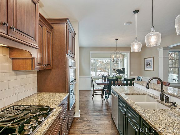 4th image of 4069 E Gables Ct NE
