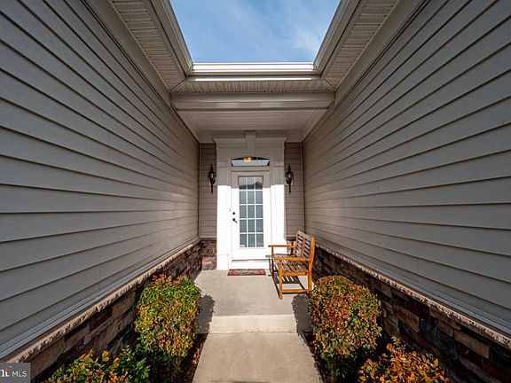 5th image of 29735 Vincent Village Dr