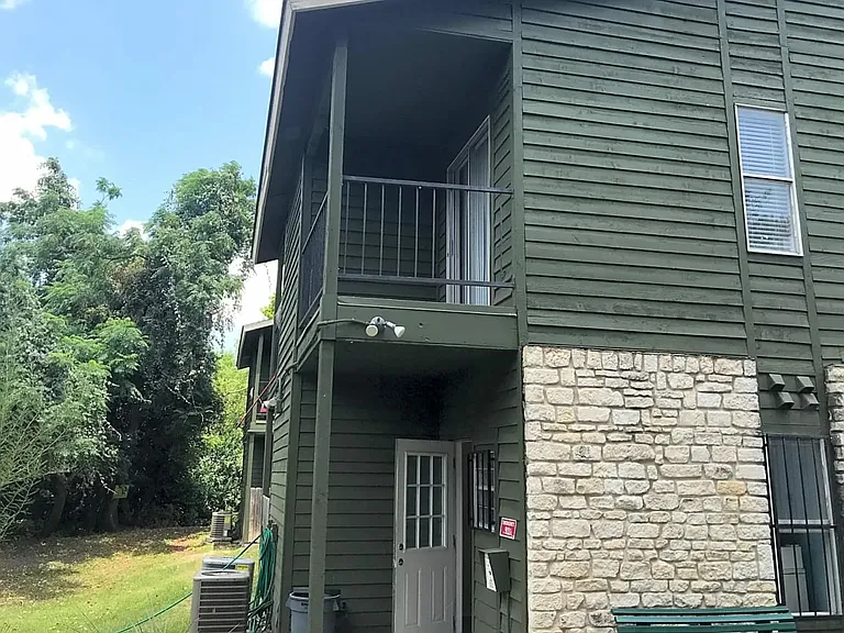 Fairfield Apartments — Photo 6