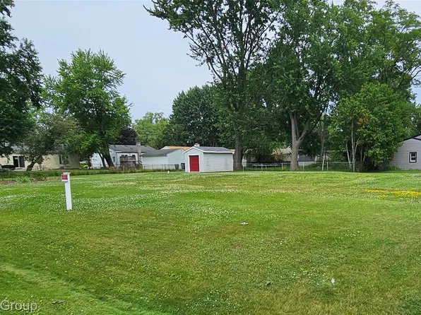 9011 Elmhurst Ave, Plymouth, MI 48170