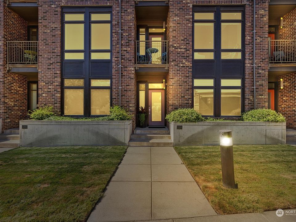 1st image of 225 W Sumach Street