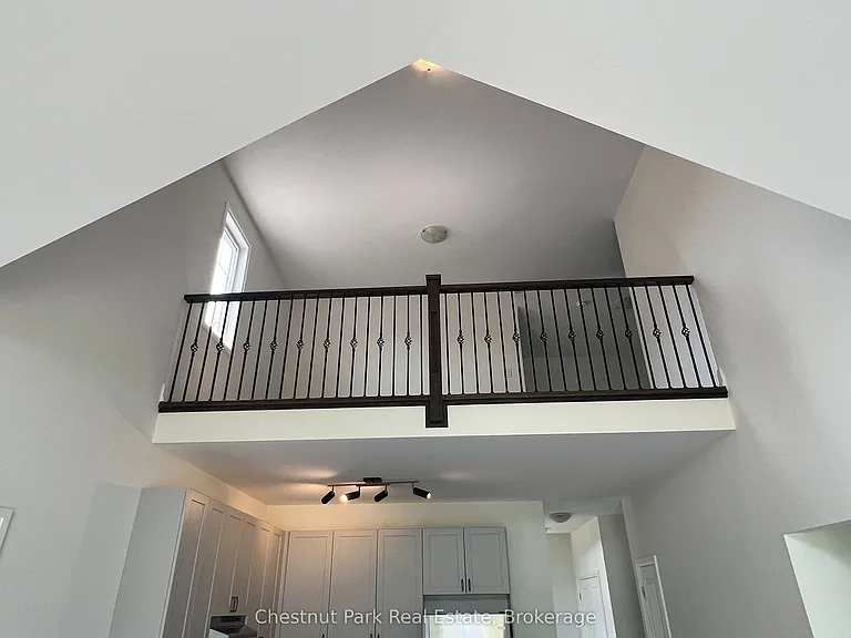 82 Kari Cres — Photo 14