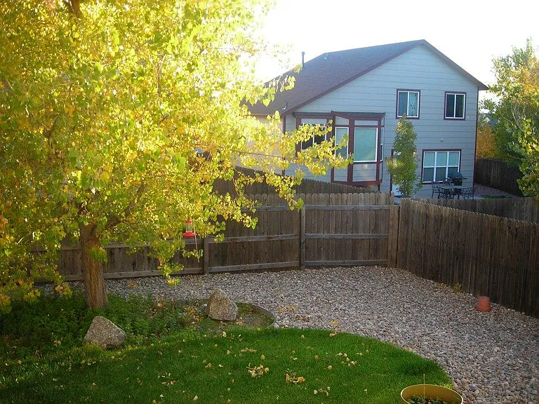 7093 Grand Prairie Dr — Photo 2
