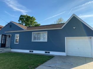 39 Bert Ave, Westbury, NY 11590