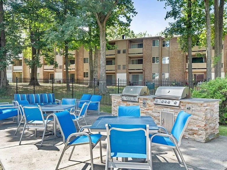 Gwynn Oaks Landing Apartments and Townhomes — Photo 23