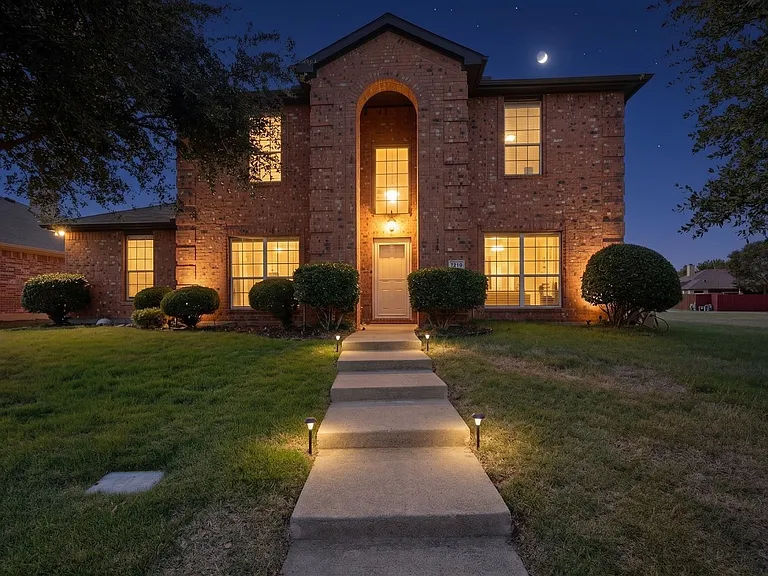 1236 Blue Brook Dr — Photo 1