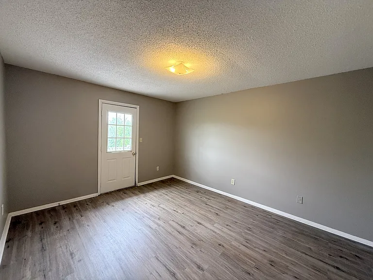 3929 Highridge Dr SW — Photo 8