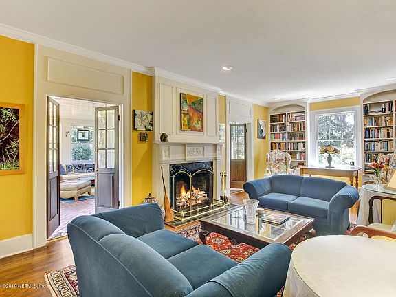 4th image of 3885 Saint Johns Ave