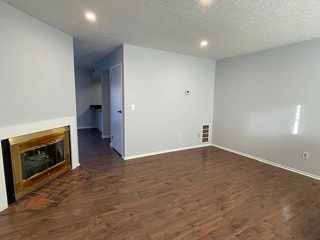 Building Photo - 1658 Park Row Dr
