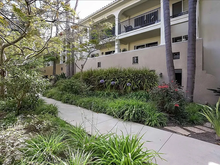 438 Por La Mar Cir — Photo 28