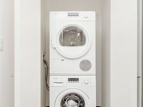 5th image of 225 E 34th St APT 5K
