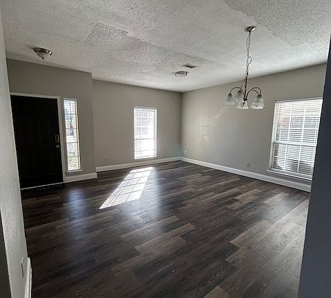 4th image of 4729 Waterway Dr