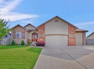 1312 N Spring Ridge Dr, Derby, KS 67037