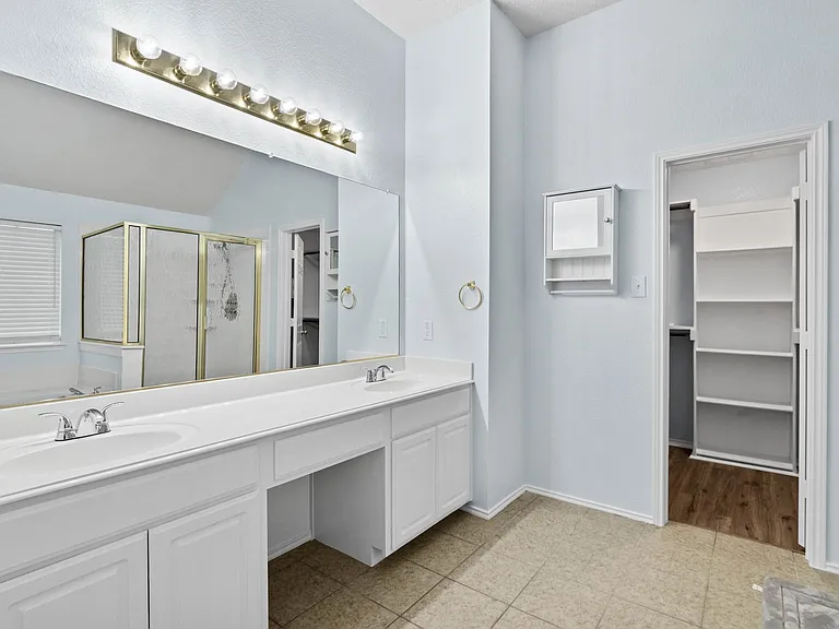 316 Leameadow Dr — Photo 22
