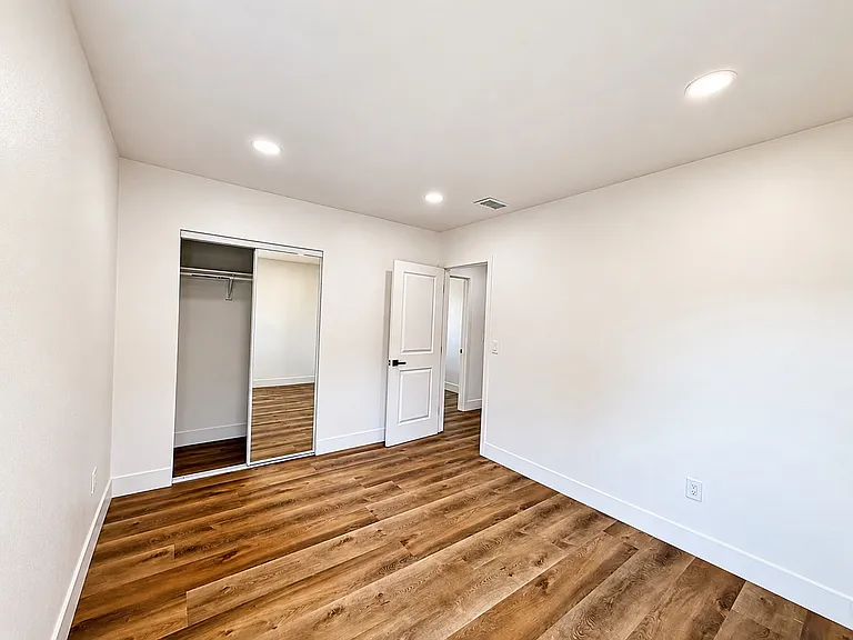 8806 Chantry Ave — Photo 3