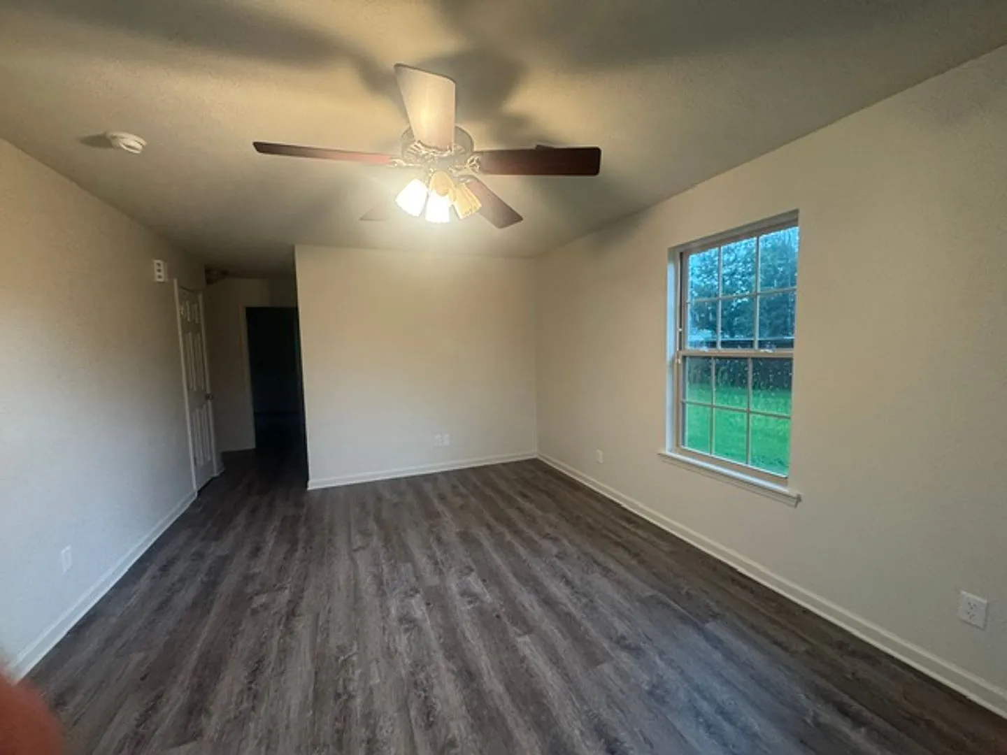 100 East Lauren Road — Photo 4
