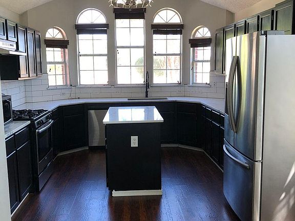 3rd image of 7916 Crystal Creek Cir