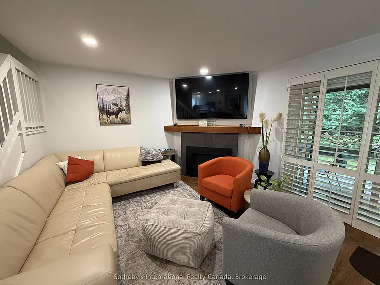 589 Oxbow Cres — Photo 8
