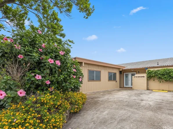 98-1108 Komo Mai Dr, Pearl City, HI 96782