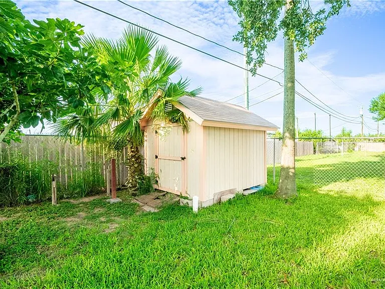 2702 Blue Jay Dr — Photo 17