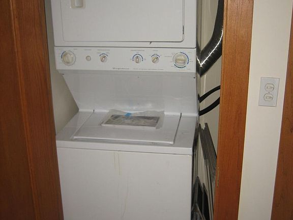 4th image of 104 Washington Blvd #Two