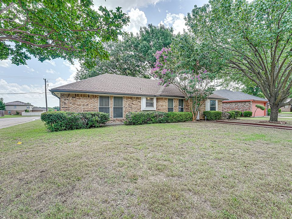 1st image of 1200 Aviary Dr