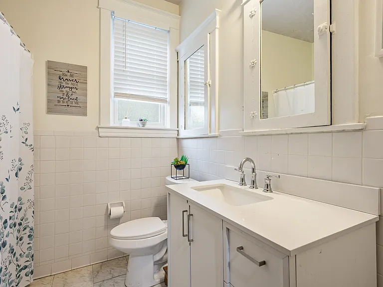 2111 Lowell Ave — Photo 30