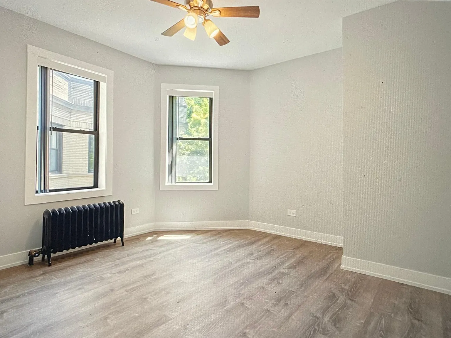 2 bed, 950 sqft, $2,500 — Photo 4
