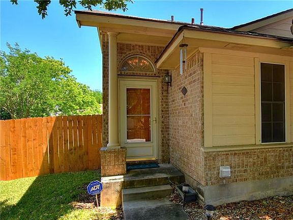 4th image of 2691 Bradley Ln