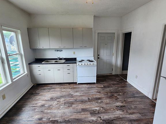3rd image of 1008 Rhomberg Ave #1010-2