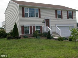 11098 Ridge Crest Dr, Waynesboro, PA 17268