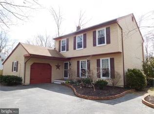 9 Whippoorwill Dr, Sicklerville, NJ 08081