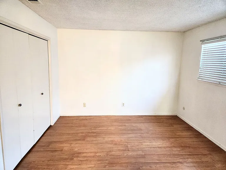 668 Victoria Way — Photo 5