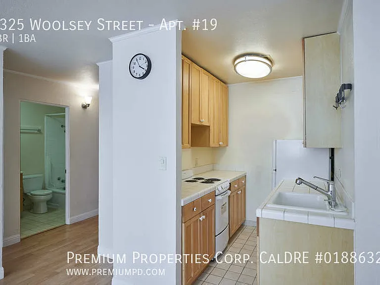 2325 Woolsey St — Photo 15