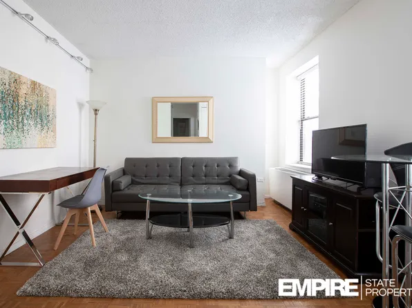 150 West 51st Street image 1 of 9