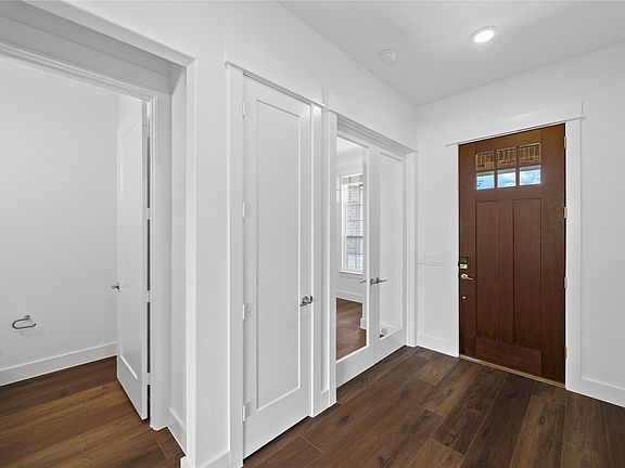 3rd image of 417 Raven Ridge Dr