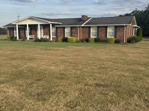 1332 Akersville Rd, Lafayette, TN 37083