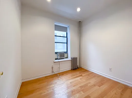 Rented by Kahen Properties | media 14